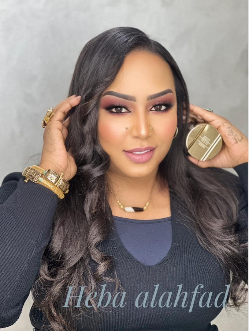 شاهد بالصورة والفيديو.. الفنانة هدى عربي تعطر نفسها على الهواء وتطلق "قبلة" هوائية لجمهورها بالقاهرة (طبلوا لي مع إنو ما محتاجة طبلة) 10 428636904 2048980775483717 7761590218733827700 n