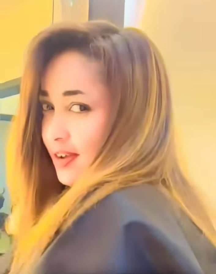 شاهد بالفيديو.. الفنانة شهد أزهري تواصل تخصصها في إثارة الجدل بوصلة رقص فاضحة على أنغام (دقستي ليه يا بليدة) 10 شهد أزهري