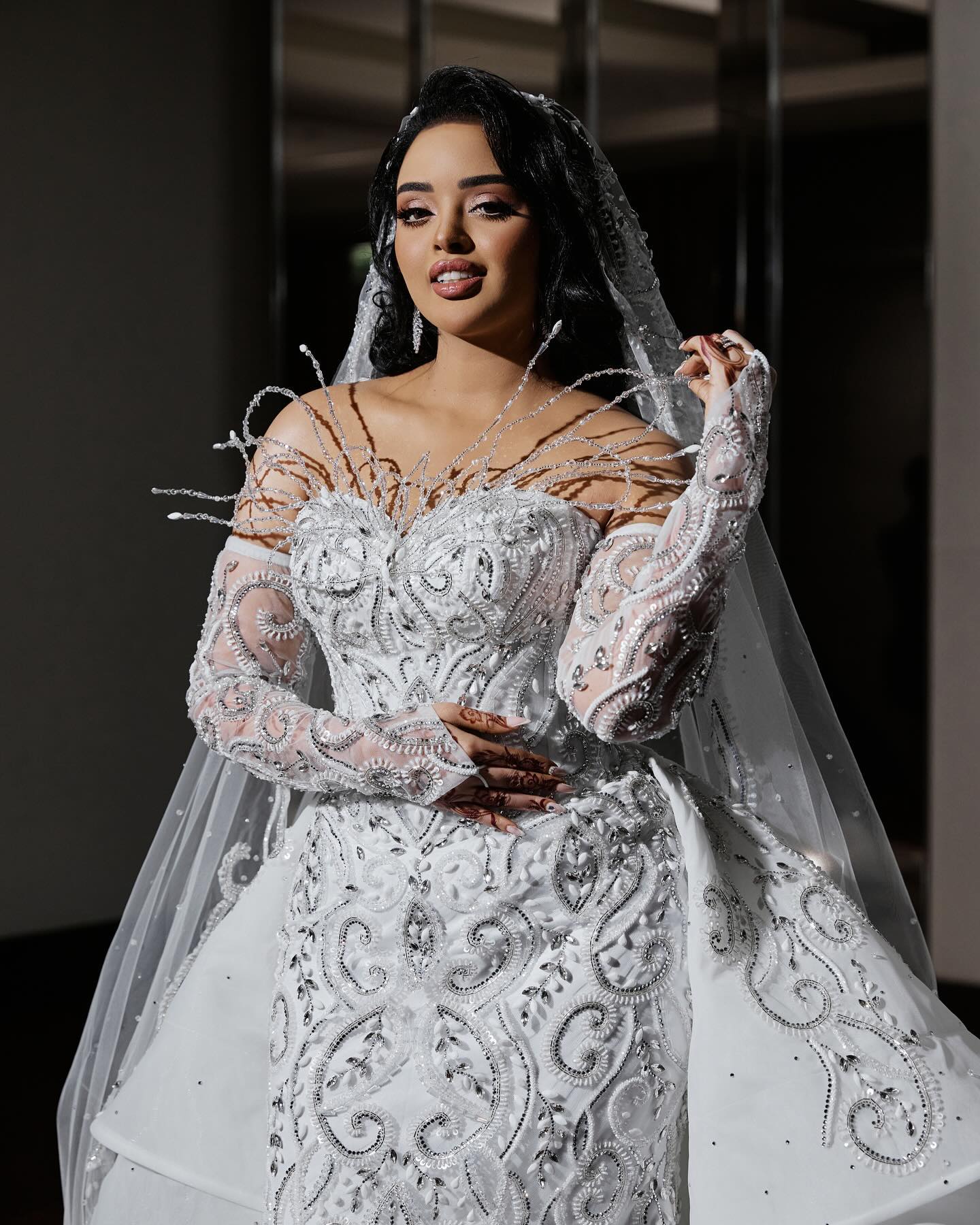 شاهد بالصورة.. نجمة السوشيال ميديا والمصممة الشهيرة عواطف دهب تبهر المتابعين وتظهر بفستان زفاف غاية في الجمال والجنس اللطيف يتغزل ويصفه بــ(الدرعة) %D8%B9%D9%88%D8%A7%D8%B7%D9%81 %D8%AF%D9%87%D8%A8 %D8%B2%D9%81%D8%A7%D9%81