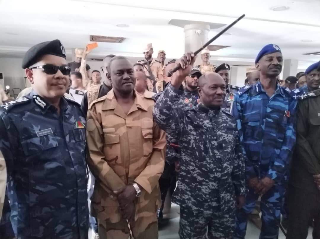 والي الخرطوم: سنضع سياسات جديدة للتعامل مع الوجود الاجنبي المخالف للقوانين 10 وزير الداخلية والي الخرطوم