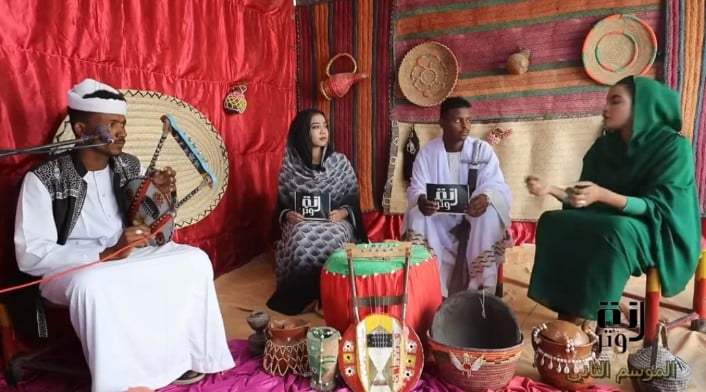 شاهد بالصورة والفيديو.. شاعرة سودانية تعرض نفسها لسخرية الجمهور وتصدم مقدمي البرنامج بقصيدتها: (وروني كيفن البلد دي ما بتجوط ناس مارست فاحشة قوم لوط) 1 432598165 2765892833559652 8813044231029847007 n