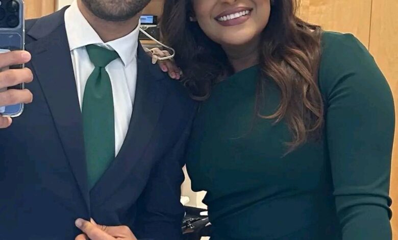 شاهد بالصورة.. مذيعة قناة الحرة السودانية الحسناء أريج الحاج تشعل مواقع التواصل الاجتماعي بلقطة مثيرة مع شاب عربي.. هل هو زوجها؟ 1 434161300 388859027438030 4403814270846611368 n