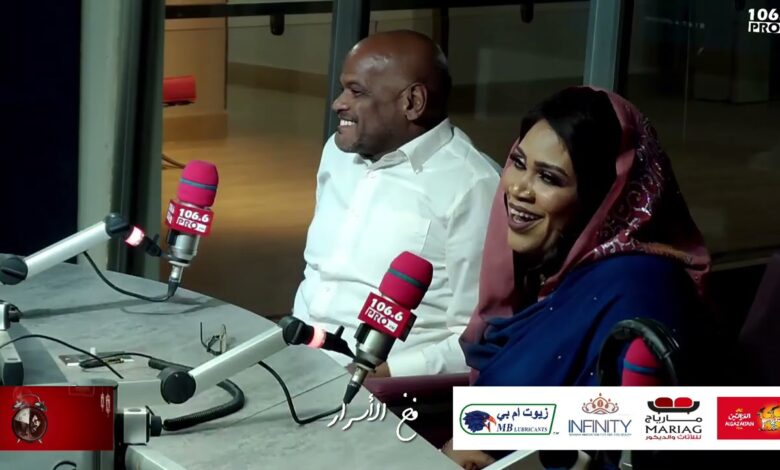 شاهد بالفيديو.. الفنانة إنصاف مدني تعود لإثارة الجدل وتحرج الكوميديان عوض شكسبير خلال بث مباشر: (ضكرية تركبك والبيرة بتكون مسحت ليك مخك وداير تعمل لي فيها ما بتسكر يعني) 1 maxresdefault 14