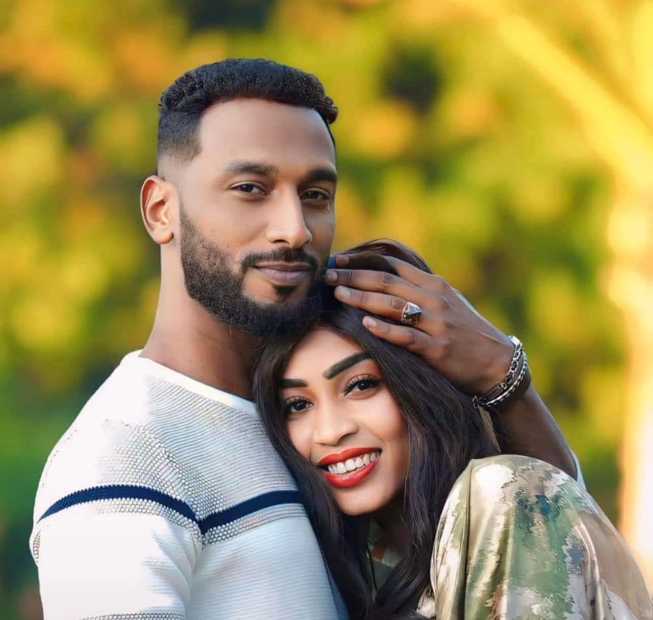 شاهد بالفيديو.. في أول حفل لها بعد عقد قرانها.. الفنانة مروة الدولية تغني لزوجها الضابط وتتغزل فيه: (منو ما بنجأ ضابط شايل الطبنجة) 10 الدولية وزوجها