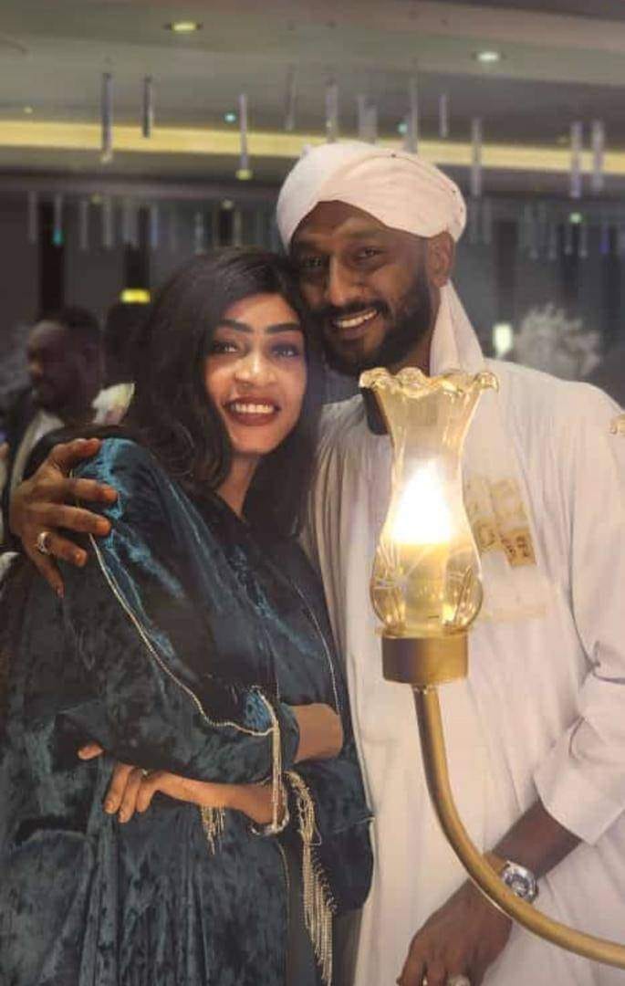 الدولية وزوجها2