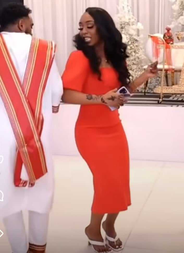 شاهد بالصور والفيديو.. حفل زواج سوداني باستراليا يشعل مواقع التواصل.. العريس وعروسته يتبادلان الرقص على إيقاع “السيرة” والجنس اللطيف يعلق: (ان شاء الله حالنا بعد الحال دا) 432579646 969349961436196 5121691327270957828 n