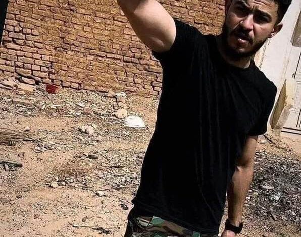 شاهد بالصورة.. إبن عضو مجلس السيادة رجاء نيكولا يحمل السلاح مدافعاً عن وطنه وجمهور مواقع التواصل يشيد ويعلق: (أبناء الإسلام والمسيحية في خندق واحد لحماية السودان من الجنجويد) 1 434478166 2882721985261046 3102533935372247850 n