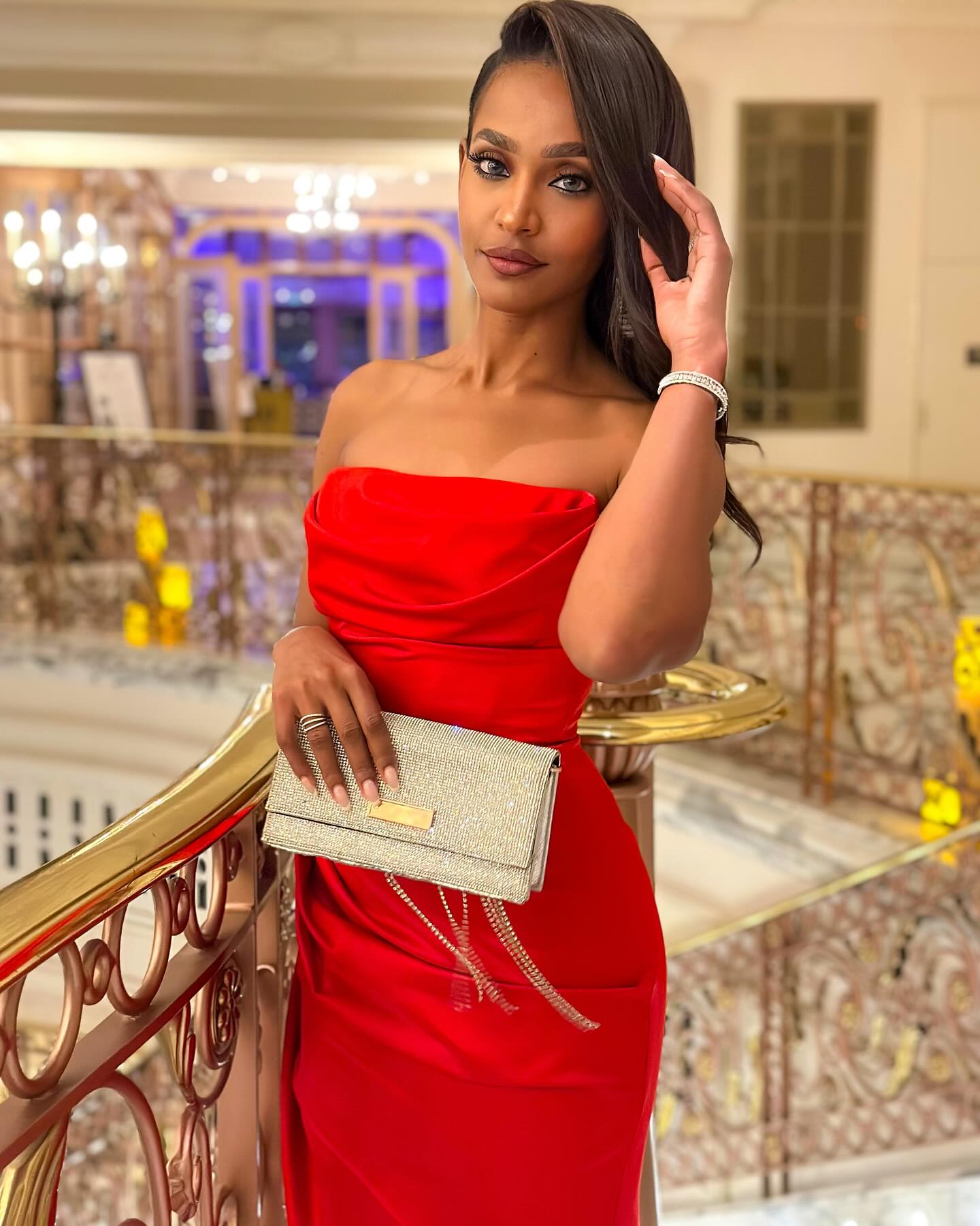 شاهد بالصورة.. ملكة جمال السودان تشعل مواقع التواصل بإطلالة مثيرة للجدل ظهرت فيها عارية من "بطنها" (الهداوة جاذبية والرضا نعمة) 11 439908730 18429208975040582 5112301985364697905 n