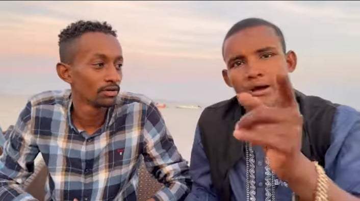 شاهد بالفيديو.. نجم السوشيال ميديا "أدروب" يوجه رسالة للسودانيين "الجنقو" الذين دخلوا مصر عن طريق التهريب (يا جماعة ما تعملوا العمائل البطالة دي وان شاء الله ترجعوا السودان) 1 أدروب