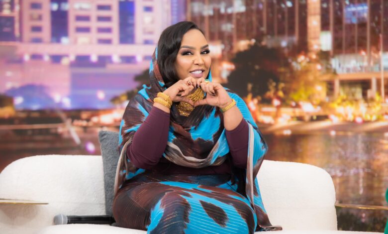 شاهد بالفيديو.. مذيع قناة العربية يكشف أسرار قد تعرفها لأول مرة عن الفنانة السودانية هدى عربي (أستاذة لغة انجليزية وتحب مطربة إماراتية وتعشق فيروز وتكره البامية) 1 هدى عربي جديد55