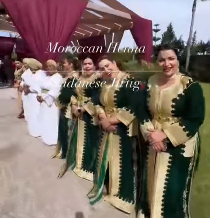 شاهد بالصورة والفيديو.. زواج أسطوري لشاب سوداني وحسناء مغربية وسط الأغاني السودانية والطقوس المغربية 10 441553599 3281133218859128 2391944053138853899 n