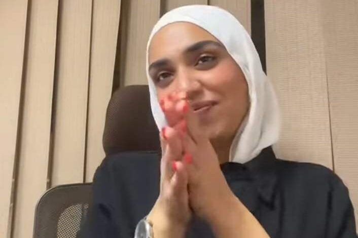 شاهد بالفيديو.. سيدة سودانية تطالب طبيبة مصرية بإعادة وزنها بعد أن كان 94 كيلو وأصبح 64 كيلو (زوجي كان يناديني "جون سينا" وعاوزة وزني يرجع لأنو نحنا السودانيين ما بنحب كدة) 1 445622291 936717844919441 3259249133833449596 n