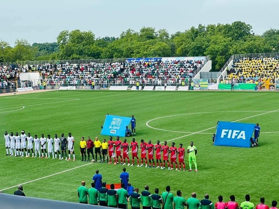 شاهد بالفيديو.. في مشهد مؤثر أبكى المتابعين.. بصوت عالي ومن المدرجات جمهور جنوب السودان يردد النشيد الوطني السوداني (نحن جند الله جند الوطن) مع لاعبي صقور الجديان 10 448239065 991617389633487 4335119455566592406 n
