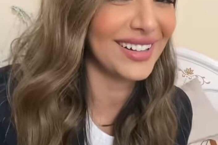 شاهد بالصورة والفيديو.. حسناء سودانية فائقة الجمال تقيم بالخليج تحكي قصتها مع أكل الوجبة الشهيرة "الكمونية" وتقول: (الكمونية بتزيد نسبة الجمال وود خالتي عاوز يفضحني أمام المتابعين عشان أكلتها) 1 448693068 923231789607173 6894113296355574943 n