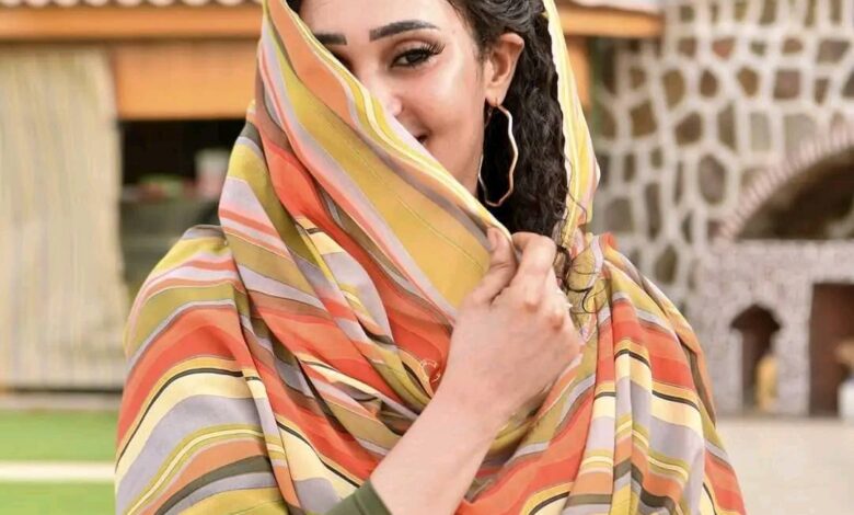 شاهد.. الفنانة عشة الجبل تخطف الأضواء على مواقع التواصل بجلسة تصوير جديدة والجنس اللطيف يعلق: (عملتي شنو خليتي لونك يظبط كدة) 1 448900326 122153879318189735 5733437006490887952 n