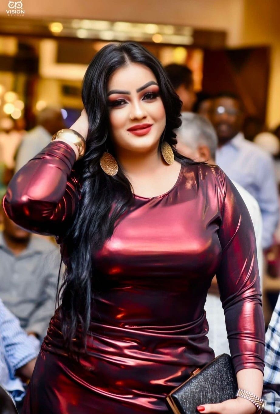 شاهد بالصور.. حسناء الفن السوداني أفراح عصام تبهر المتابعين بإطلالة ساحرة والجمهور يتغزل: (أرض أحفظي ما عليك) %D8%A3%D9%81%D8%B1%D8%A7%D8%AD %D8%B9%D8%B5%D8%A7%D9%851