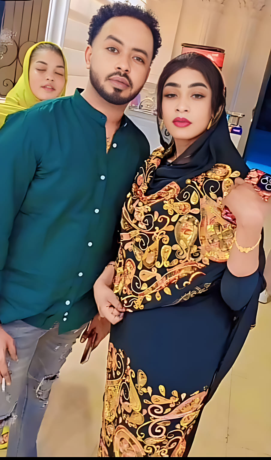 شاهد بالصورة.. الفنانة الضجة مروة الدولية تشعل مواقع التواصل الاجتماعي بإطلالة ملفتة مع صديقها “وزة” %D8%A7%D9%84%D8%AF%D9%88%D9%84%D9%8A%D8%A9 %D9%88%D8%B2%D8%A9