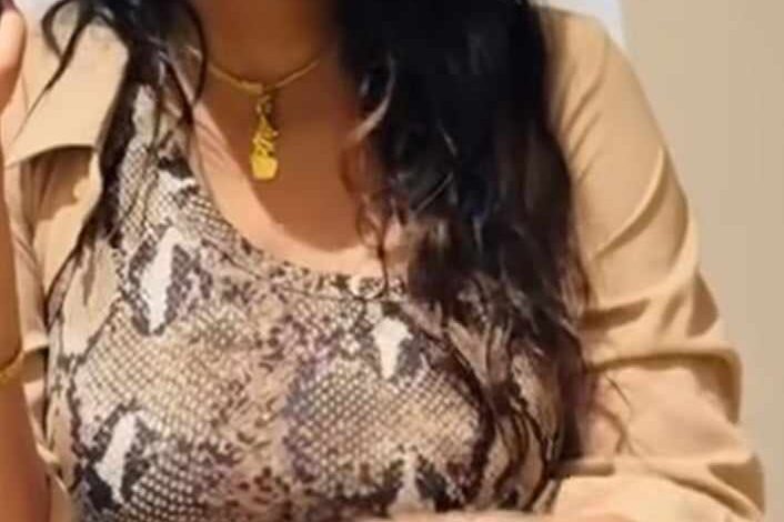 شاهد بالصورة والفيديو.. حسناء سودانية تتمايل وتستعرض جمالها على أنغام (يا ود البلد) 1 449202890 1525552855035043 8492561352440308728 n 1