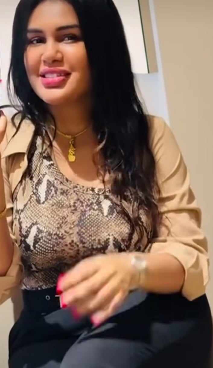 شاهد بالصورة والفيديو.. حسناء سودانية تستعرض جمالها على أنغام (يا ود البلد) وتبهر الجمهور والمتابعين 10 449202890 1525552855035043 8492561352440308728 n