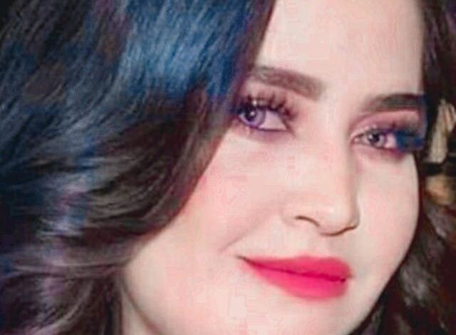 شاهد بالصورة والفيديو.. مطربة سودانية حسناء تسخر من قوات الدعم السريع بأغنية جديدة: (نار الشوق غرامي وسجم أمك يا الدعامي) 1 مي مضوي