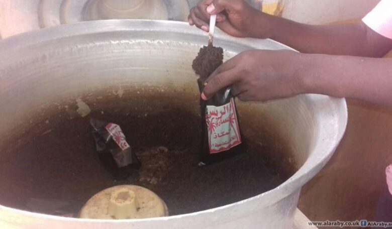 بالفيديو.. شاهد فرحة شباب سودانيون بعد حصولهم على "التمباك" والجمهور يسخر: (بختكم جاكم التموين يا سفافين) 10 التمباك2