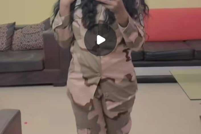 شاهد بالصورة والفيديو.. "دعامية" حسناء تستعرض جمالها على أنغام (شتمونا ضربونا عذبونا) والجمهور يسخر: (حتى الباروكة شفشفتوها) 1 458213954 4111417512478224 4625088195203592890 n