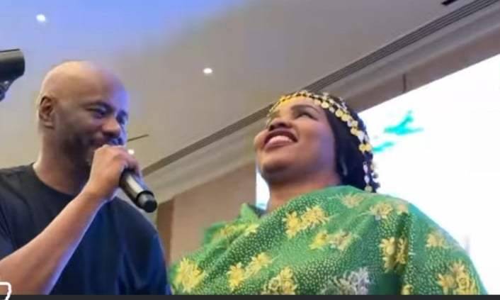 شاهد بالفيديو.. الفنان جمال فرفور يعود لإثارة الجدل بوصلة رقص جديدة مع راقصة إستعراضية شهيرة 1 458802609 555507277140153 8184836340883770014 n