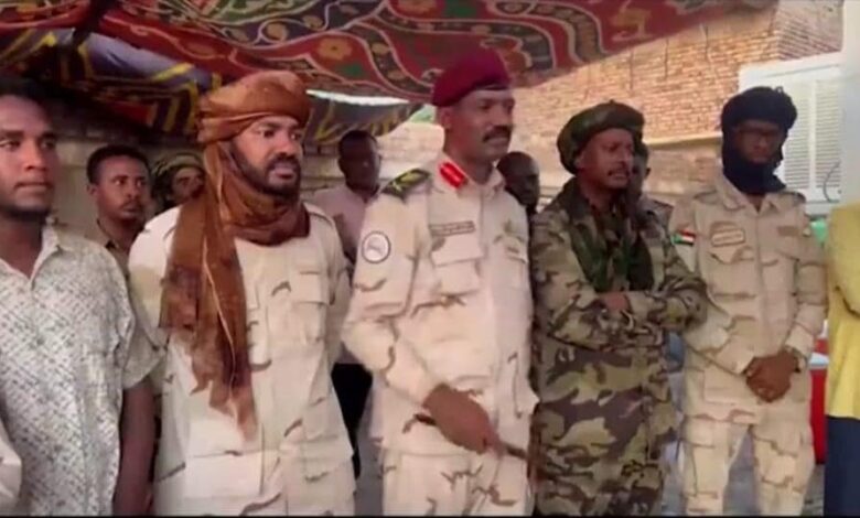 بالصورة.. القائد الميداني للدعم السريع بالجزيرة "كيكل" يعترف: (فقدنا عددا كبيرا من الضباط وقوات العمل الخاص استغلت الظرف وقامت باغتيال قائد شعبة الإعلام التابع لنا) 1 459103001 1755432571891856 6789254839757752437 n