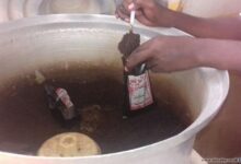 شاهد بالصورة.. ارتفاع جنوني في أسعار "التمباك" بالسودان وساخرون: (السبب إغلاق مضيق هرمز وتأثيره سيكون عالمياً) 11 التمباك2