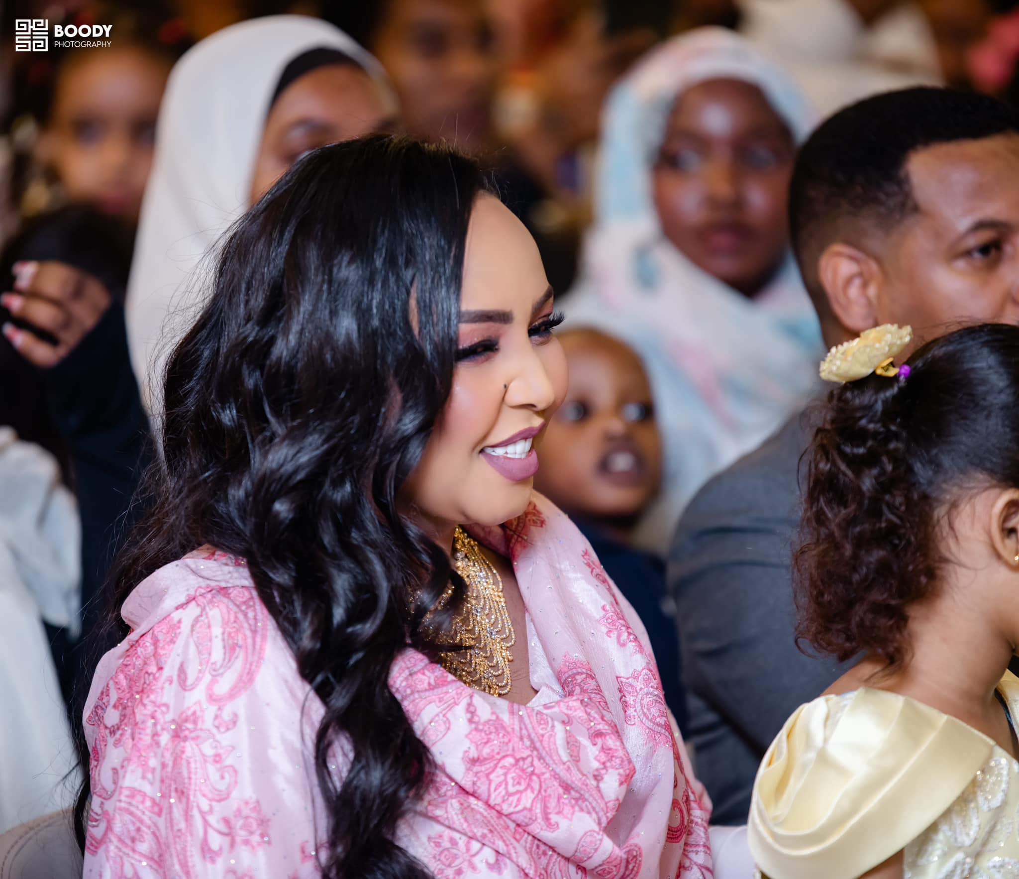 شاهد بالصور.. "غمزة" السلطانة هدى عربي في حفل الفنان علي الشيخ تخطف الأضواء على مواقع التواصل والجمهور يتغزل: (شبيهة نجمات السينما الهندية وحورية نازلة من السماء) 3 هدى عربي66