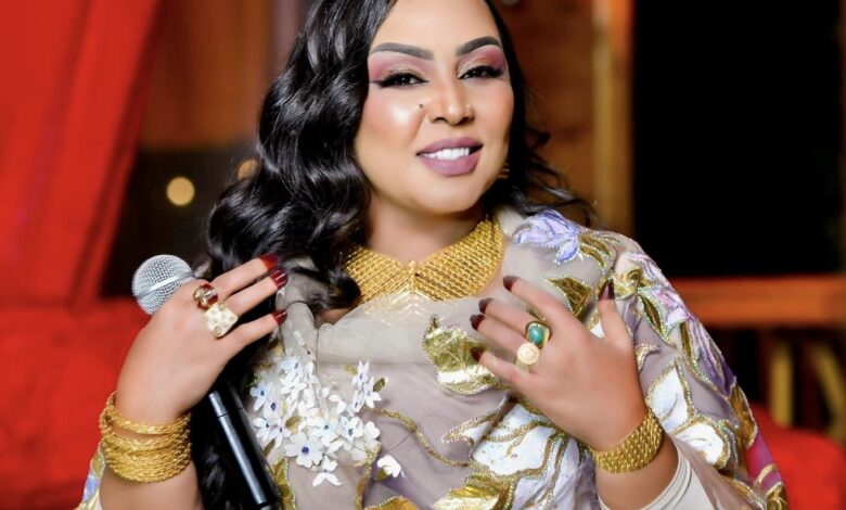 شاهد بالصور.. الفنانة هدى عربي تعود لخطف الأضواء على مواقع التواصل الاجتماعي و "ثوبها" الأنيق محل حديث الجنس اللطيف 1 462048043 2207146516333808 9158271768845991181 n