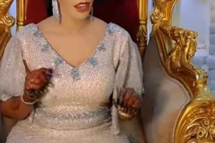 شاهد بالفيديو.. حسناء سودانية تستعرض جمالها وتطلق شعرها وهي تتمايل في الرقص على أنغام "كمونة" إيمان الشريف والجمهور يتغزل: (حاجات تفتح النفس) 1 462551362 569896642366568 1233671620235384513 n