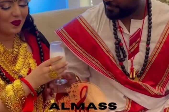 شاهد بالصور والفيديو.. على أنغام الفنانة هدى عربي..شاب سوداني يتزوج من حسناء تونسية والجنس اللطيف يتحسر: (الوطن العربي سرق مواردنا نحنا البعرسنا منو؟) 1 462641637 910333383759289 1775648070990409404 n