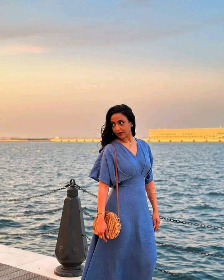 شاهد بالصور.. المذيعة شهد المهندس تعود لخطف الأضواء على السوشيال ميديا بإطلالة مبهرة من أحد الشواطئ بالإمارات 4 شهد المهندس الشاطئ