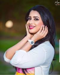 شاهد بالفيديو.. إعلامية سودانية حسناء تتعلم رياضة "الكاراتيه" للدفاع عن نفسها 10 أروى خوجلي