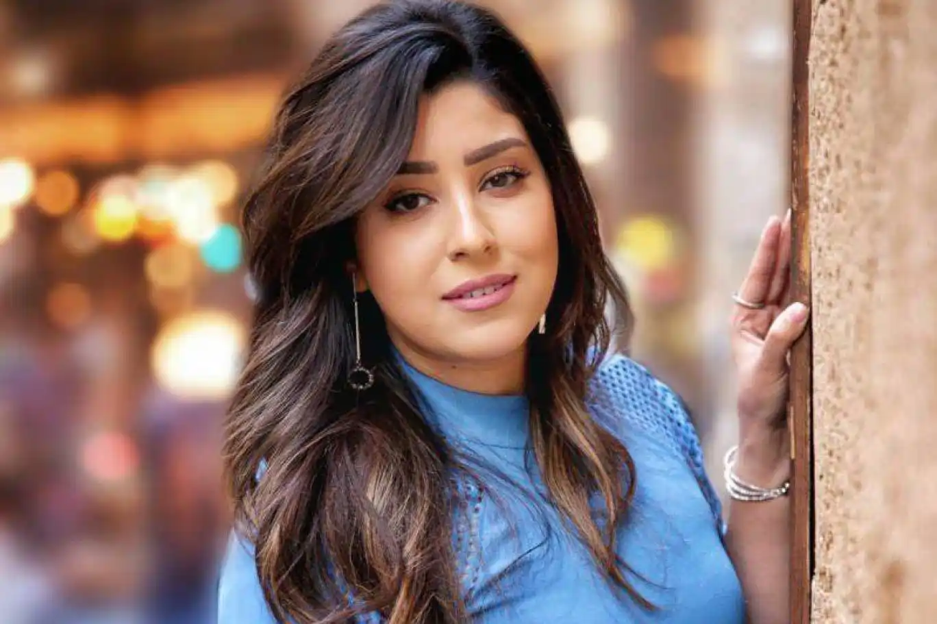 شاهد بالفيديو.. الممثلة المصرية الشهيرة أيتن عامر تشعل مواقع التواصل وتتصدر الترند بترديدها أغنية الفنانة السودانية منى ماروكو (حريقة تحرقكم كلكم) 10 أيتن عامر سلاش نيوز