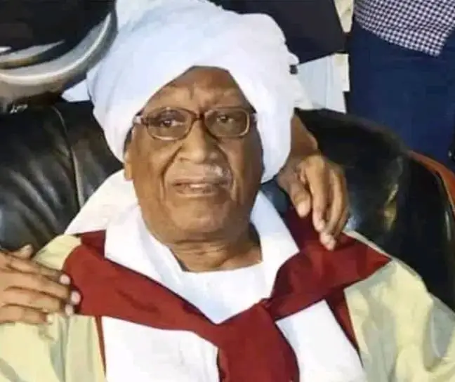 شاهد بالصورة والفيديو.. نجل الفنان الراحل محمد ميرغني يطرب المتابعين بأروع أغنيات والده والجمهور يشيد: (قمة الروعة وسيكتسح الساحة قريباً والخلف ما مات) 11 1702473981950 ZVTeH