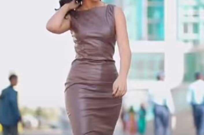 شاهد بالصور والفيديو.. مودل سودانية حسناء تستعرض جمالها بأحد الشوارع وتخطف قلوب المتابعين (كسارة وتستحق المشاركة وتمثيلنا في ملكة جمال العالم) 1 462575910 1105061248071650 4050141929060526120 n