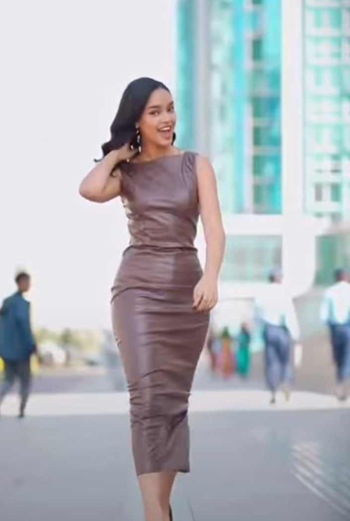 شاهد بالصور والفيديو.. مودل سودانية حسناء تستعرض جمالها بأحد الشوارع وتخطف قلوب المتابعين (كسارة وتستحق المشاركة وتمثيلنا في ملكة جمال العالم) 3 462575910 1105061248071650 4050141929060526120 n