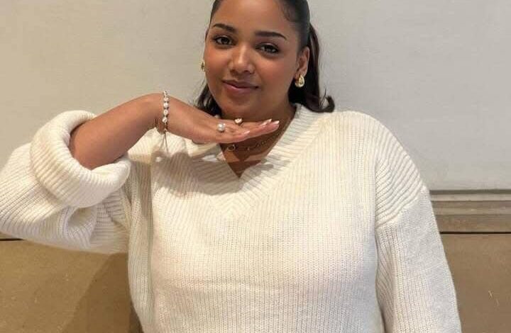 شاهد بالصور.. إبنة الفنانة ندى القلعة "ود" تواصل التربع على عرش السوشيال ميديا بإطلالة ملفتة والجمهور يتغزل: (كل الجمال وهبوه ليك وجعلوا السحر في مقلتيك) 1 469706865 506390829102559 6616721445777128221 n