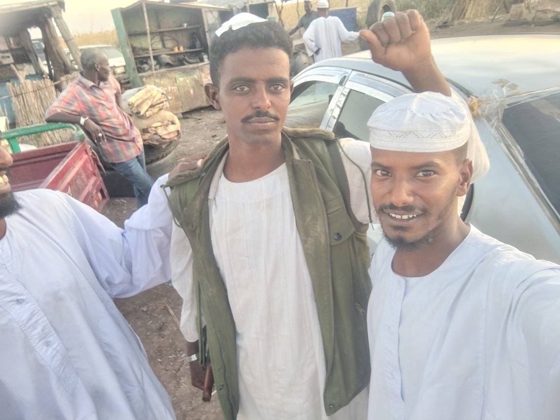 شاهد بالفيديو.. أحد المستنفرين بولاية الجزيرة يؤكد أنه قام باغتيال القائد الميداني البارز بالدعم السريع "قجة" ويروي التفاصيل كاملة (كلهم مشوا السماء ذات البروج ولم ينجو منهم إلا السائق) 10 469875808 3433083243661762 2119666583809587528 n