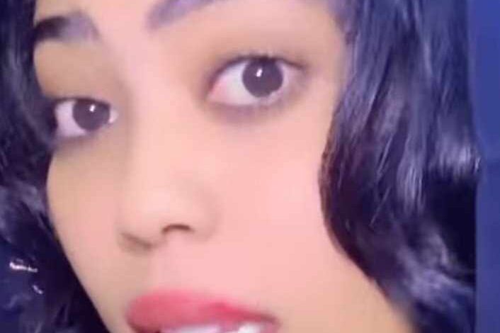 شاهد بالفيديو.. بعبارات مؤثرة.. حسناء سودانية تدعم طلاب الشهادة بعد خوضهم الامتحانات في ظروف صعبة: (أبطال الشهادة نحن فخورين بكم لأنكم بذرة السودان الصالحة طبتم وطاب من أنجبكم) 1 470051902 2041261663057747 5389663239148680706 n