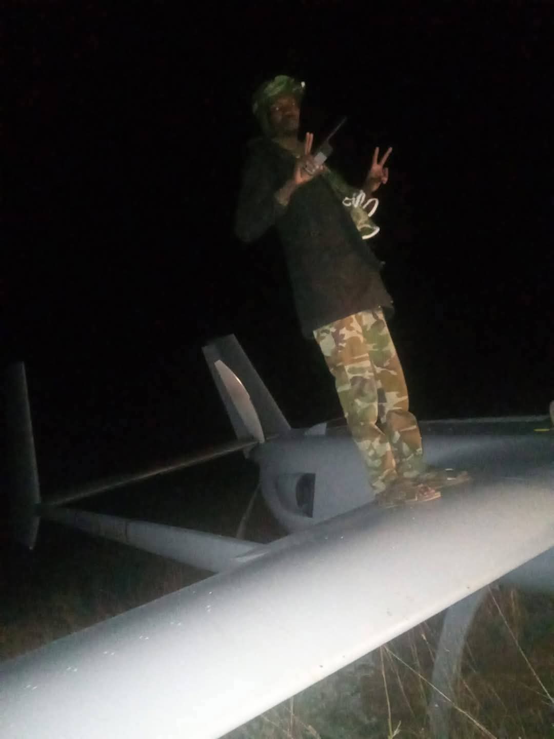 بيان عسكري.. قوات المهمات الخاصة التابعة للقوة المشتركة و الجيش السوداني من إحباط وصول 3 طائرات درون كبيرة عبر عملية عسكرية نوعية و مُحكمة 10 FB IMG 1733047255053