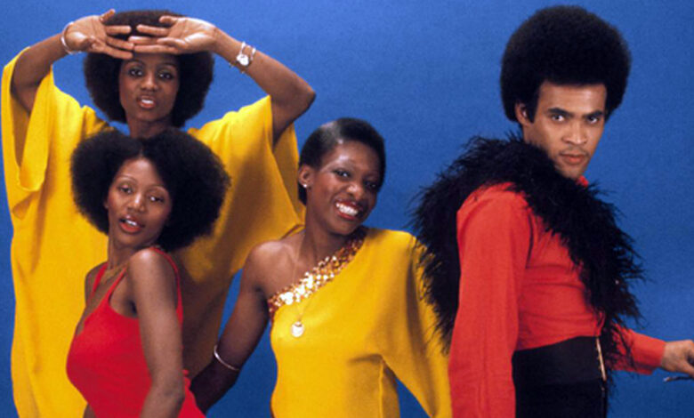 شاهد بالفيديو .. قصة الأغنية التي حققت 375 مليون مشاهدة على اليوتيوب "ارفع يديك فوق" 1 bony m1