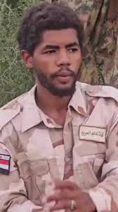 شاهد بالفيديو.. القائد الميداني بالدعم السريع عمر جبريل يهرب من قلب المعارك ويظهر وسط نساء "حكامات" يجبرن خاطره المكسور بالأغنيات 10 عمر جبريل2