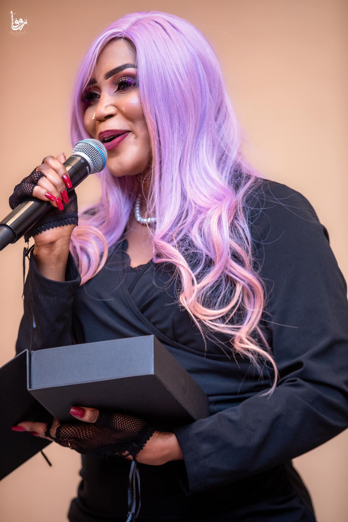 شاهد بالصور.. الفنانة هبة جبرة تفاجئ متابعيها بنيولوك مثير من عجمان وترد على سخرية الجمهور (شعري صلعة وفقعوا مرارتي) 14 هبة جبرة نيولوك3