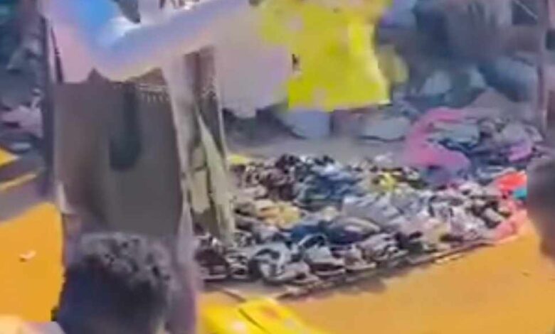 شاهد بالصورة والفيديو.. رغم دخله البسيط.. "بائع" سوداني بأحد الأسواق يقوم بتوزيع "البسكويت" الذي يبيعه مجاناً عند سماعه بتحرير مدني والتبرعات تنهال عليه بالمليارات من رجال الأعمال 1 470053610 586385094286802 8542368249650882485 n