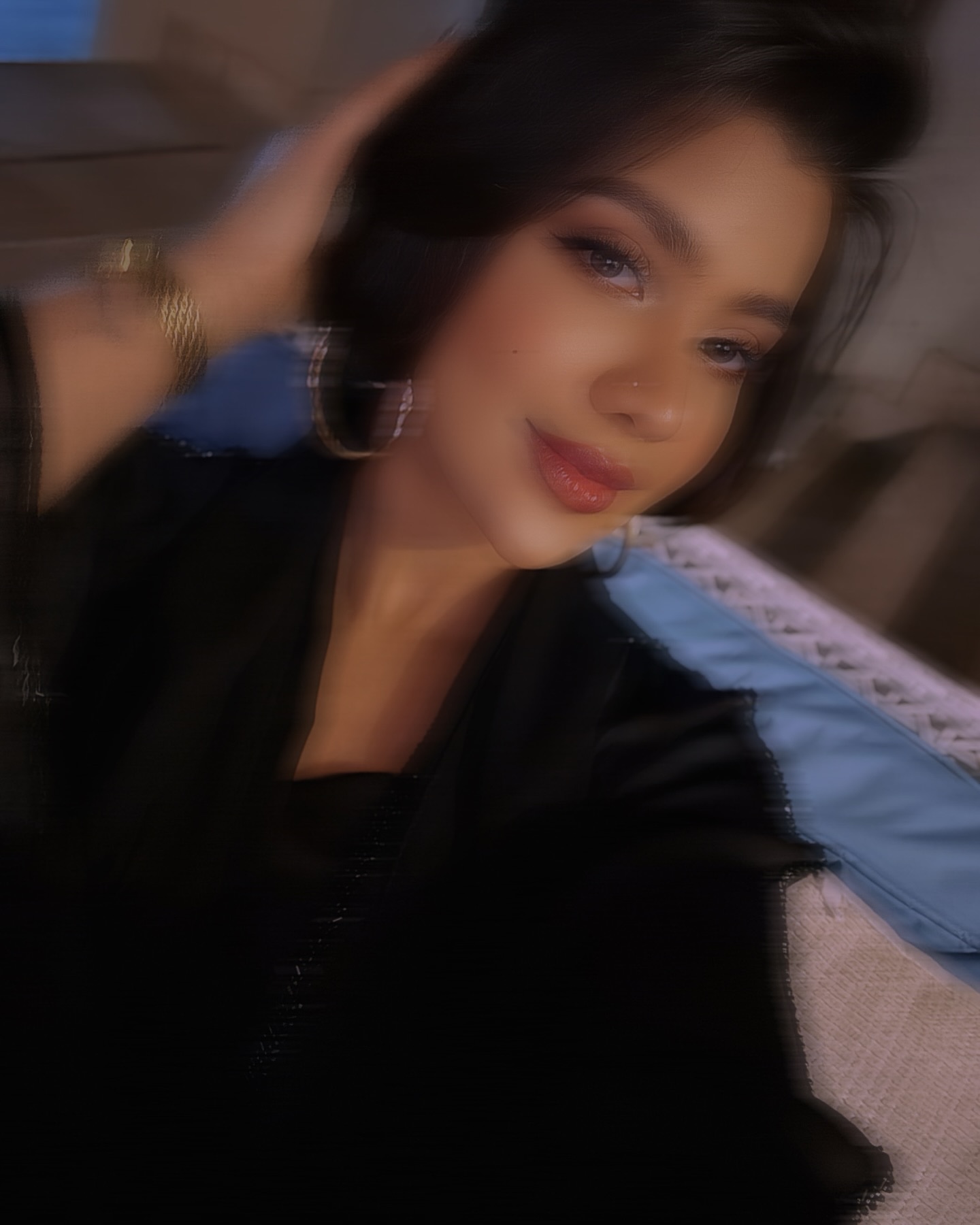 شاهد بالصور.. حسناء السوشيال ميديا السودانية "لوشي" تستعرض جمالها بإطلالة مبهرة من داخل برج خليفة بدبي وتخطف قلوب "اللوايشة" 4 475269024 18480608215032489 4189501973353712898 n