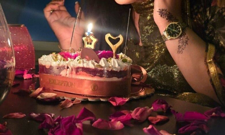 شاهد بالصور.. حسناء الفن السوداني تحتفل بعيد ميلادها بالقاهرة بطريقة مميزة ووسط أجواء رومانسية 1 475826386 4192556727644164 3690820954677243603 n