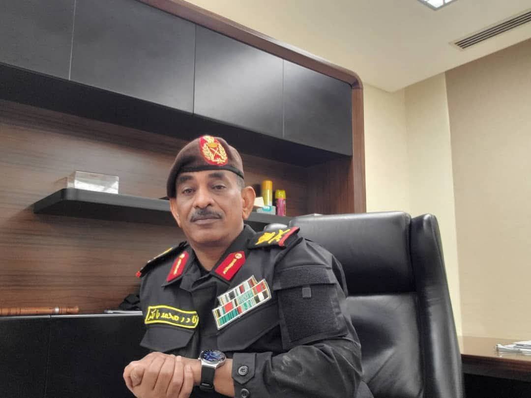 مقاطع فيديو نادرة لشهداء الحرس الرئاسي وهم يتلقون تنوير من قائدهم "المنصوري" يبلغهم فيه قبل ساعات من الحرب بنية الدعم السريع في الغدر بعد تمركزهم في مروي وانتشارهم في العاصمة.. شاهد ثبات وشجاعة الشهداء 10 479509121 1042424171259004 6457312877442729363 n